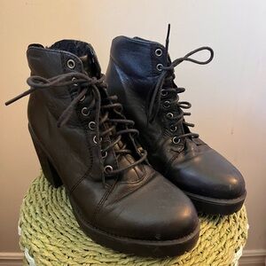 Vagabond Chucky Heeled Sherpa Lined Leather Black Boots Size 37